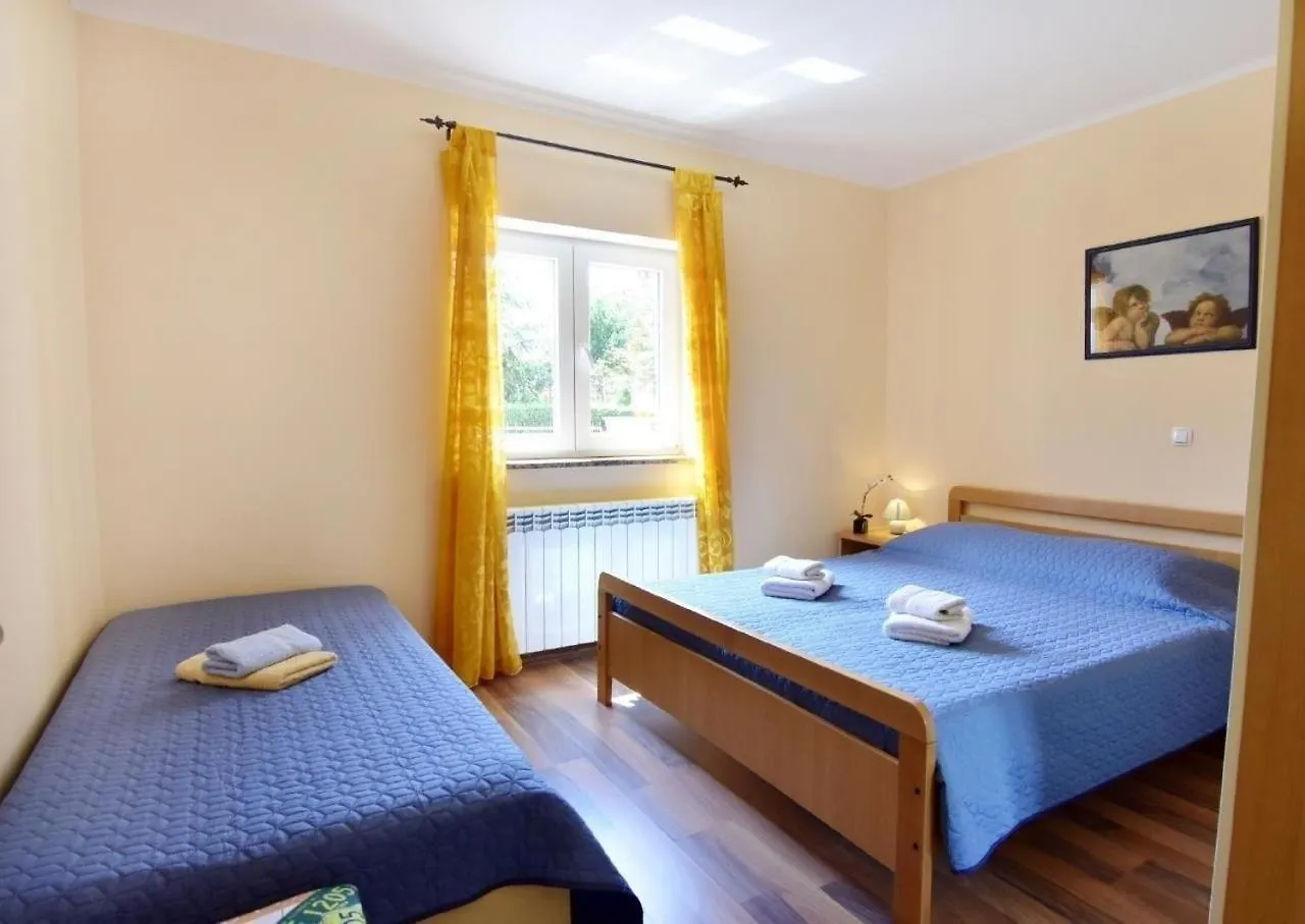 Appartement In Duba Mit Privater Terrasse Umag